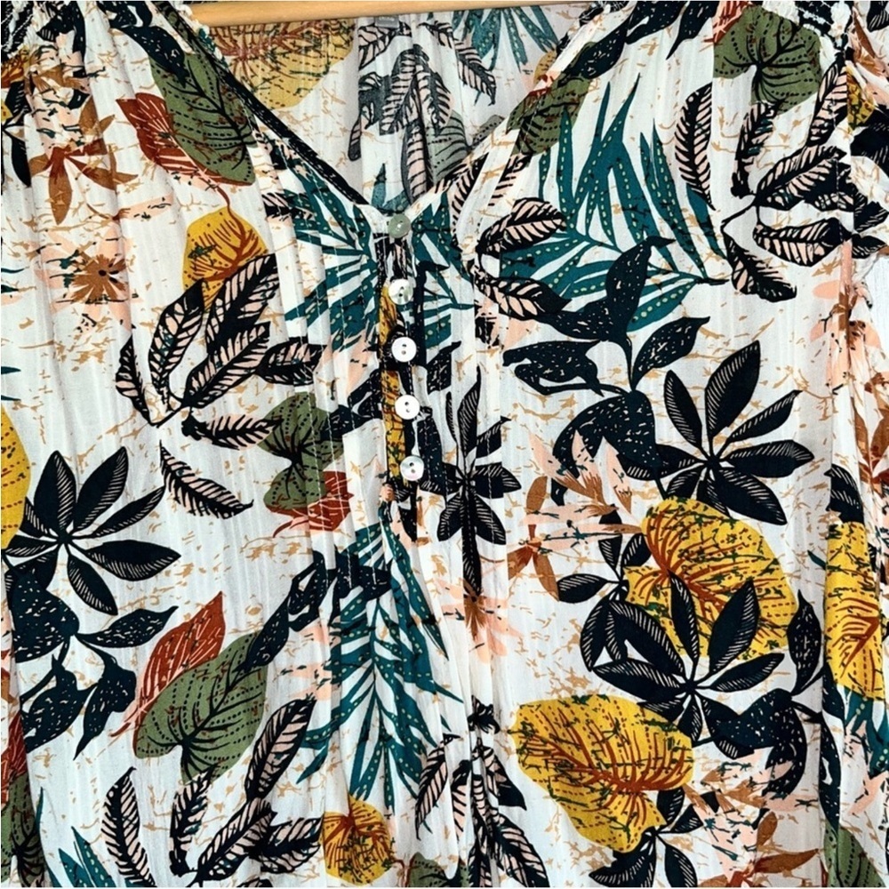 Daniel Rainn Liona Leaf Print Sleeveless Blouse - Picture 5 of 7